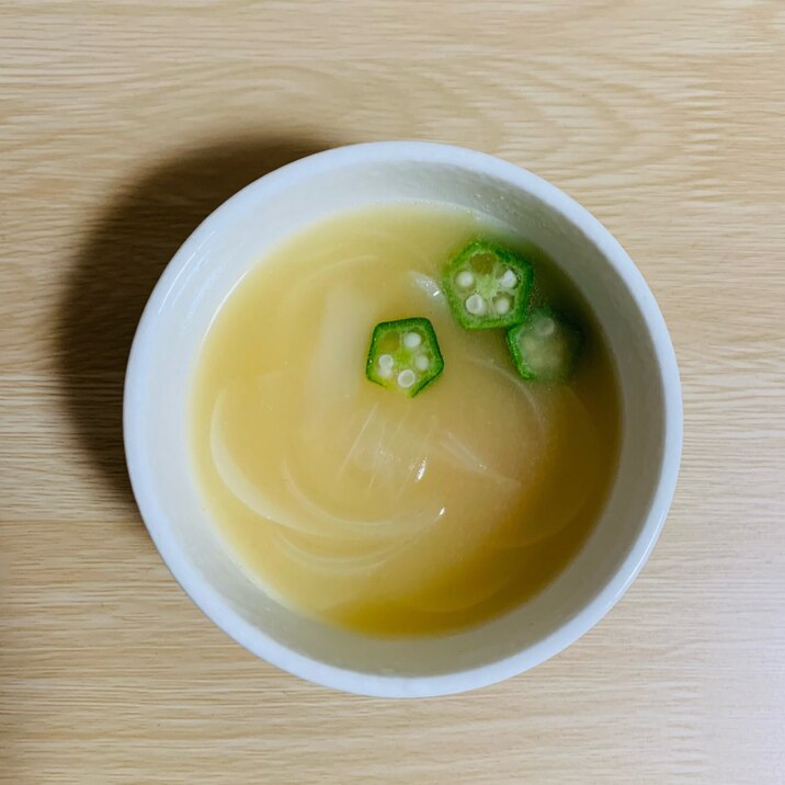 味噌汁♡新玉ねぎ・オクラ